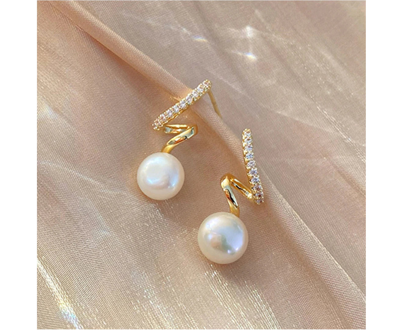 "Elegant Golden Twisted Rhinestone Stud Earrings with Faux Pearls - Perfect Korean Style Jewelry Gift!"