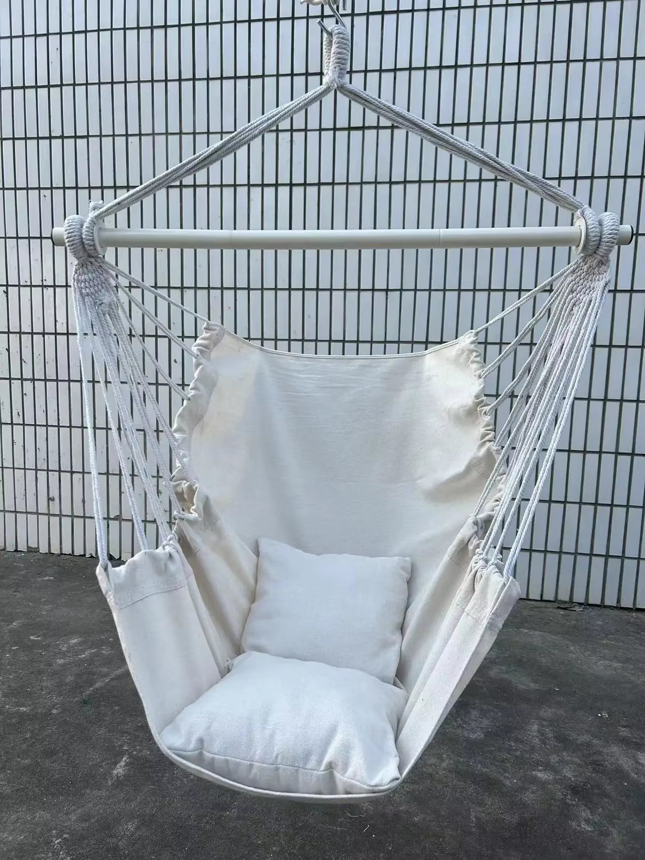 Comfortable Outdoor Hammock Chair with Storage Bag - Perfect for Relaxation and Anti-Rollover Design