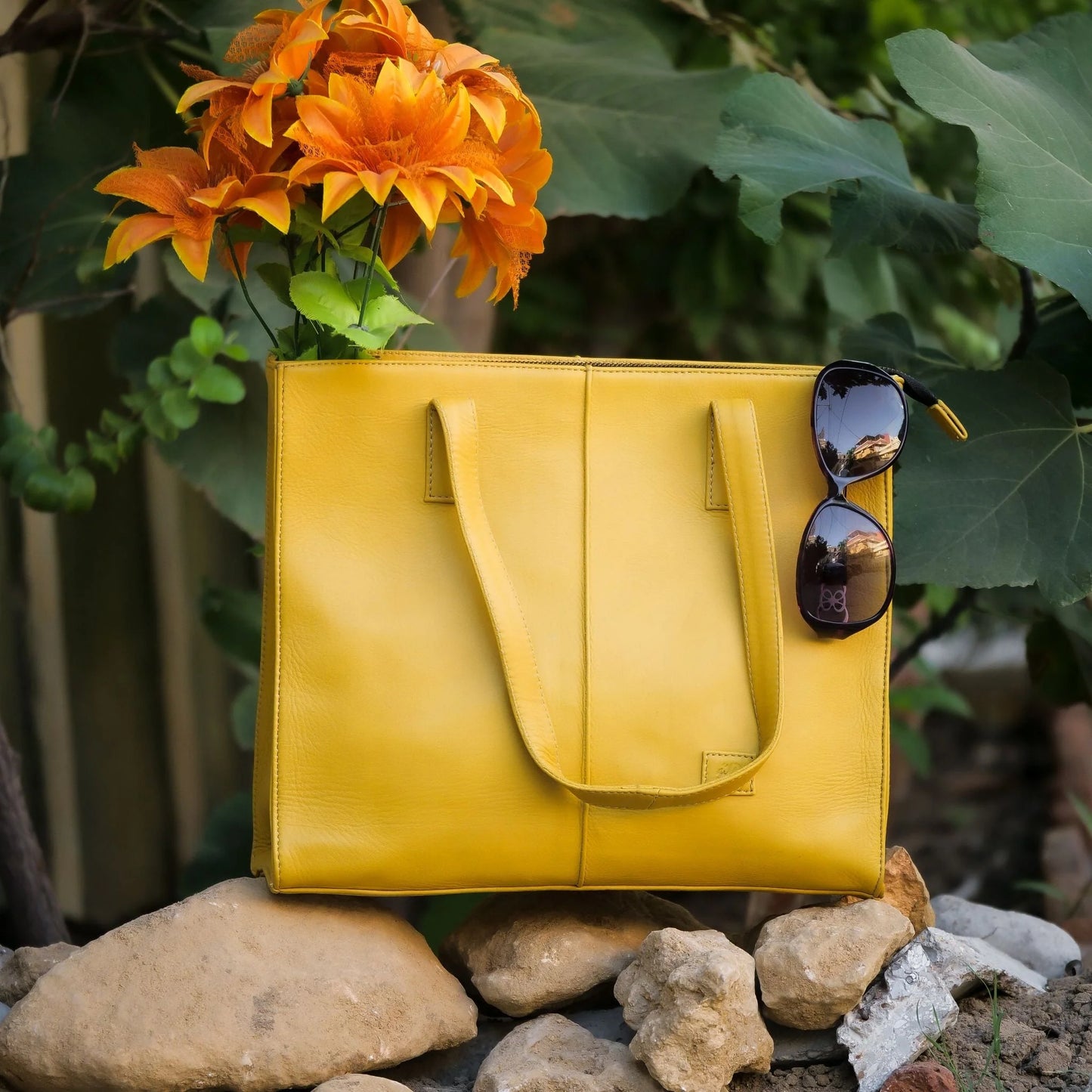 "Chic Mustard Yellow Leather Zipper Tote Bag for Everyday Elegance"