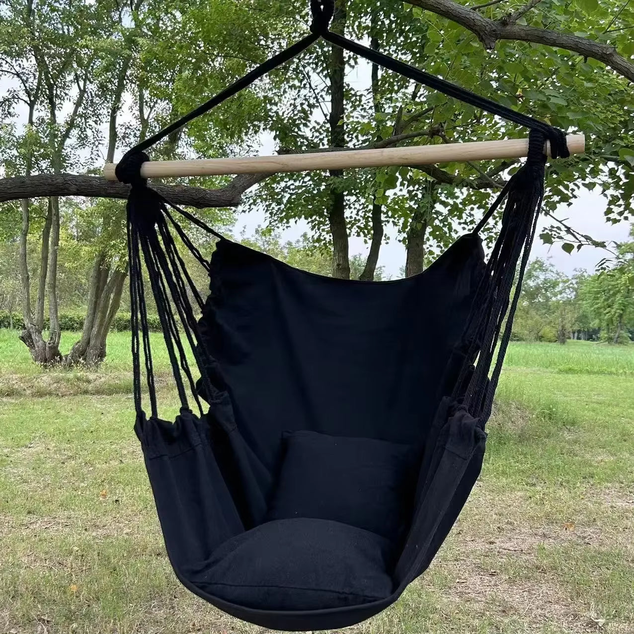 Comfortable Outdoor Hammock Chair with Storage Bag - Perfect for Relaxation and Anti-Rollover Design