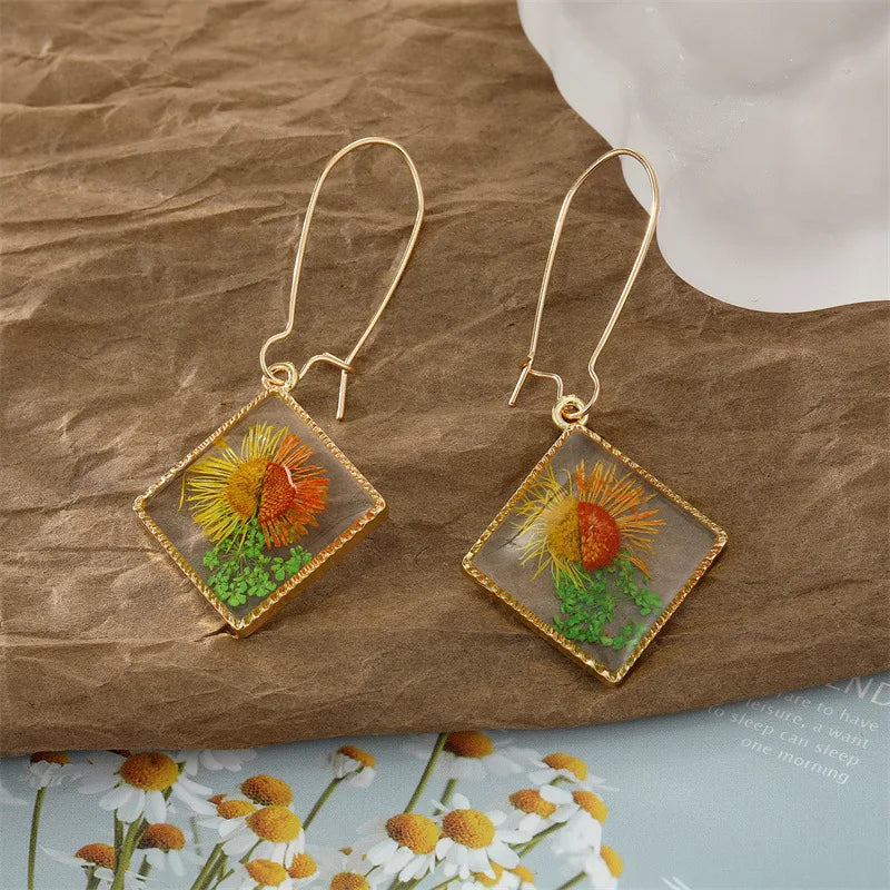 Fashion Earrings for Women Creative Real Flower Earrings Resin Epoxy Immortal Flower Jewelry Unique Dried Floral Earrings Girls