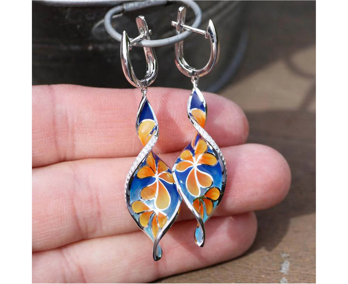 1 Pair Ear Buckle Earrings Spiral Shape Enamel Painting Vintage Long Lasting Fahsion Appearance Dangle Earrings for Banquet - Orange