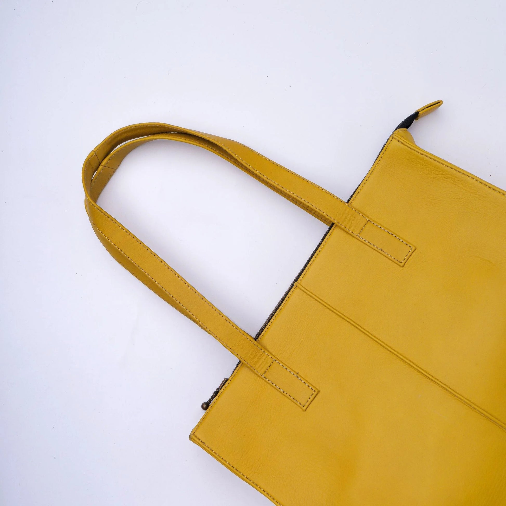 "Chic Mustard Yellow Leather Zipper Tote Bag for Everyday Elegance"