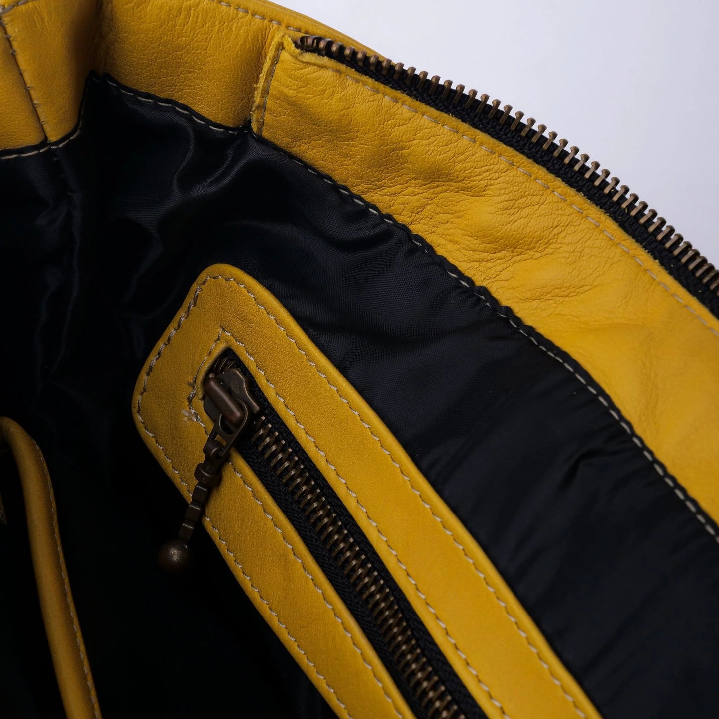 "Chic Mustard Yellow Leather Zipper Tote Bag for Everyday Elegance"