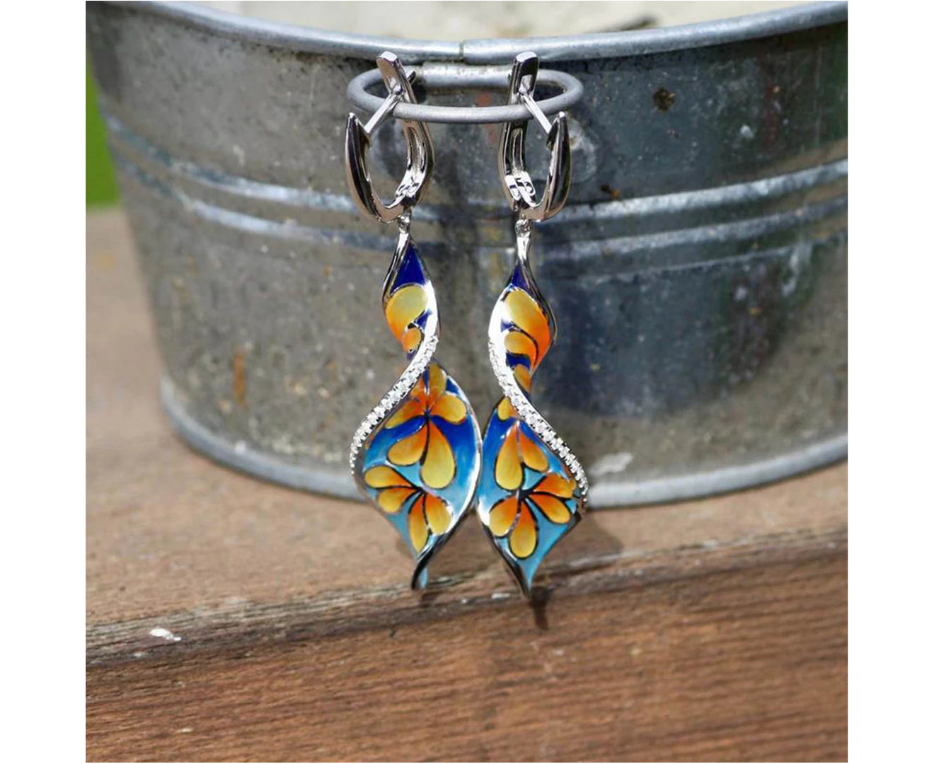 1 Pair Ear Buckle Earrings Spiral Shape Enamel Painting Vintage Long Lasting Fahsion Appearance Dangle Earrings for Banquet - Orange