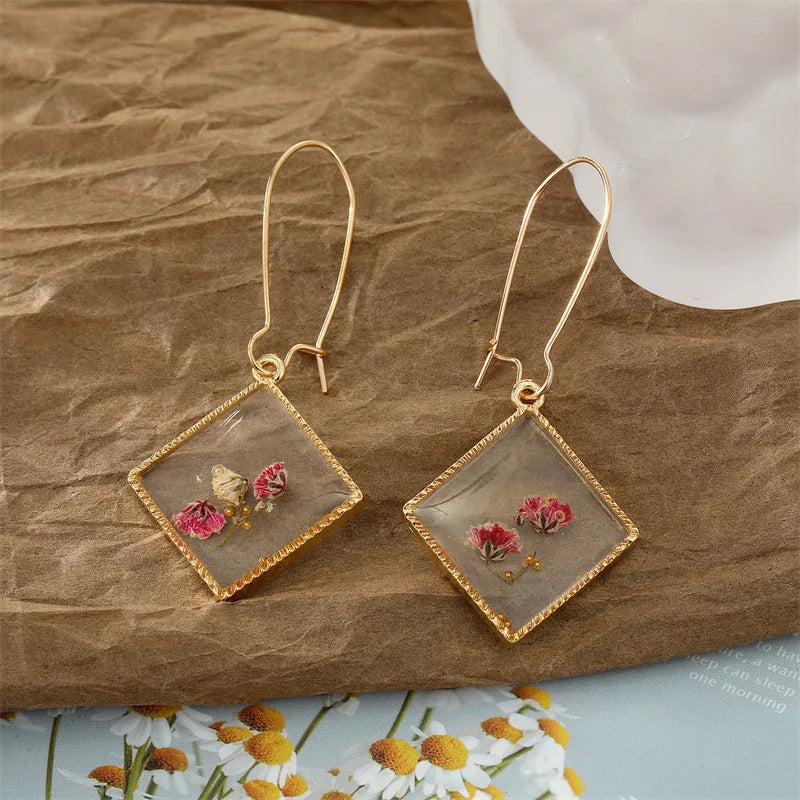 Fashion Earrings for Women Creative Real Flower Earrings Resin Epoxy Immortal Flower Jewelry Unique Dried Floral Earrings Girls