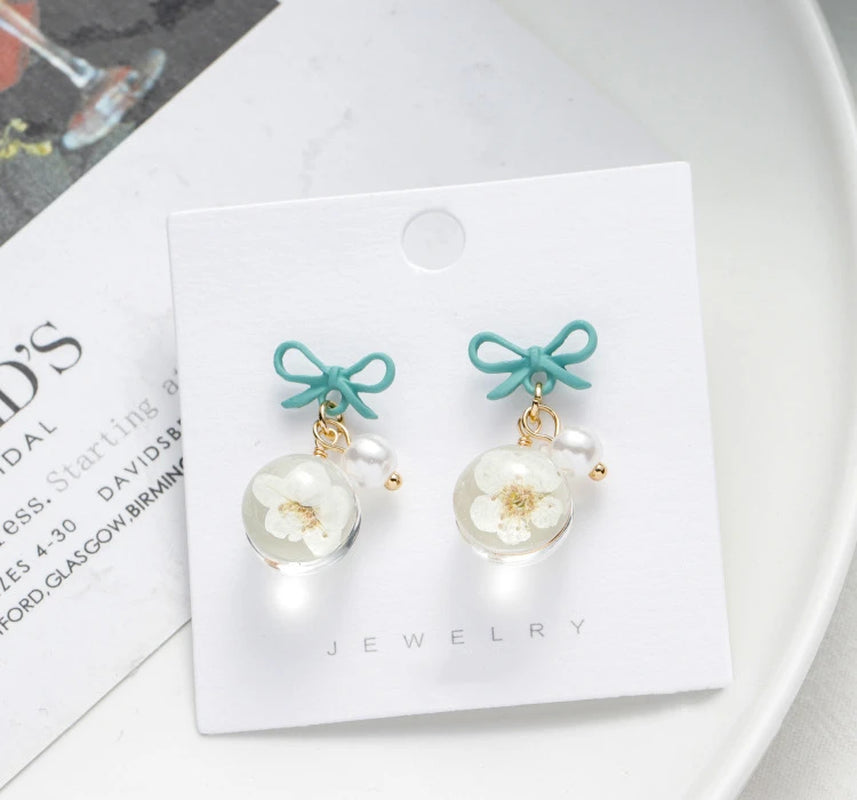 Unique Dried Flower Earrings Women Fashion Colorful Real Floral Earrings Creative Resin Epoxy Immortal Flower Earrings Jewelry